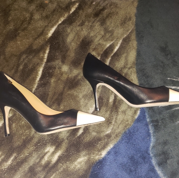 Tory Burch size 8 - Picture 6 of 7